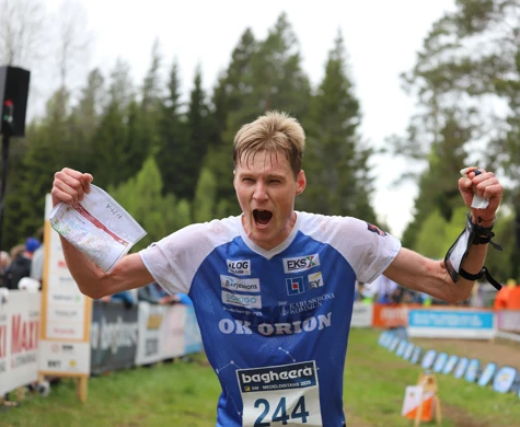 Anton Johansson jublar efter sitt första SM-guld som senior.