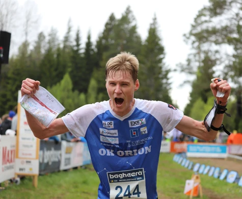 Anton Johansson jublar efter sitt första SM-guld som senior.