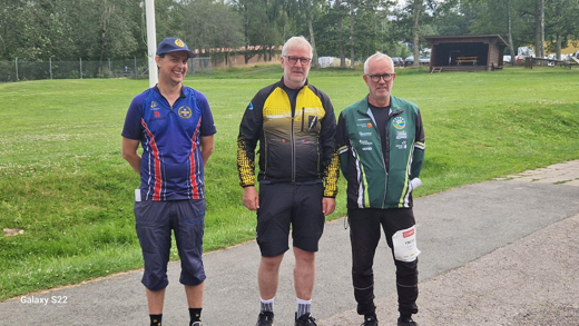 En bild som visar person, utomhus, klädsel, fotbeklädnader

AI-genererat innehåll kan vara felaktigt.