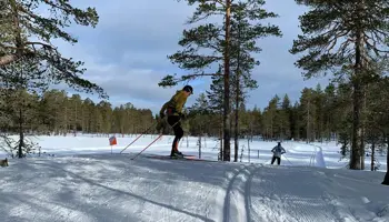 I Mora är det fina förutsättningar för att träna skidorientering. Bild: Mora Gymnasium Längdskidor SkidO Skidskytte.