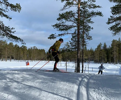 I Mora är det fina förutsättningar för att träna skidorientering. Bild: Mora Gymnasium Längdskidor SkidO Skidskytte.