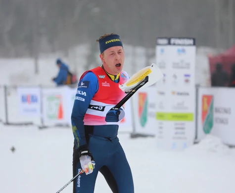 Gustav Johnsson spurtar i mål på EM i skidorientering