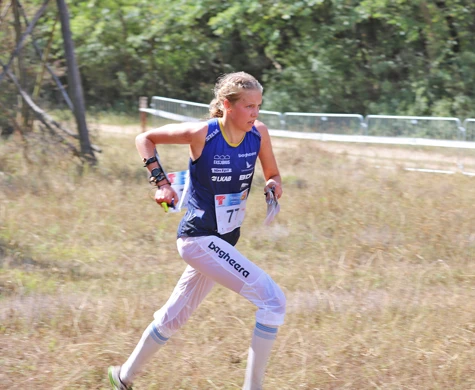 Hanna Lundberg var snabbast i damernas andra heat under medeldistanskvalet vid EM i Ungern.