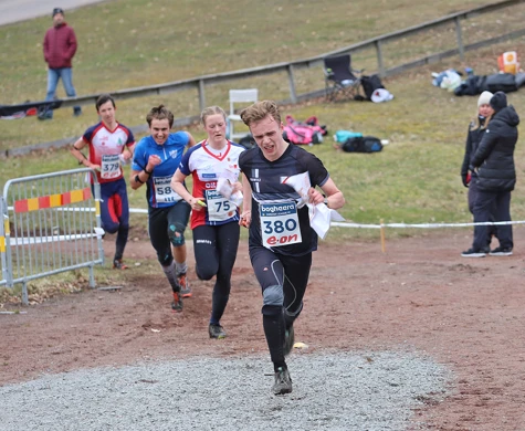 William Sturesson spurtar mot seger i H20 elit på Swedish League i Valdemarsvik.