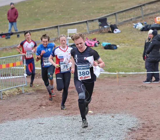 William Sturesson spurtar mot seger i H20 elit på Swedish League i Valdemarsvik.