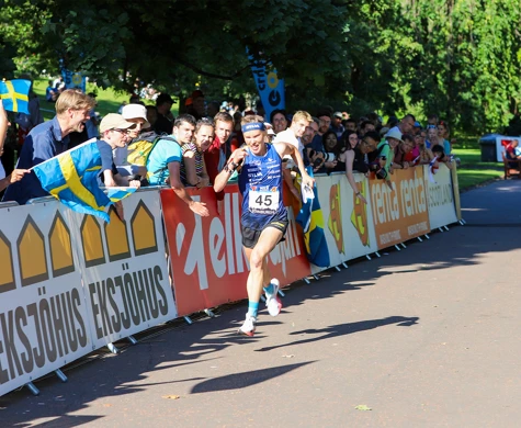 . Tove Alexandersson spurtar mot sitt 20:e VM-guld i orientering.