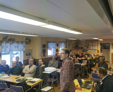 PreO-gruppens ordförande Michael Johansson hälsar välkommen