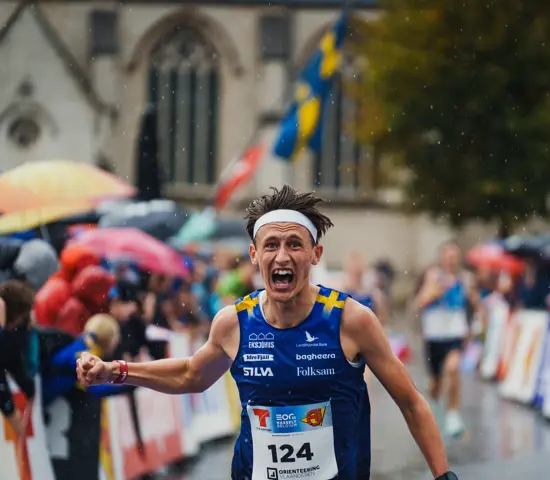 August Mollén korsar mållinjen och tar hem guldet under EM i Belgien
