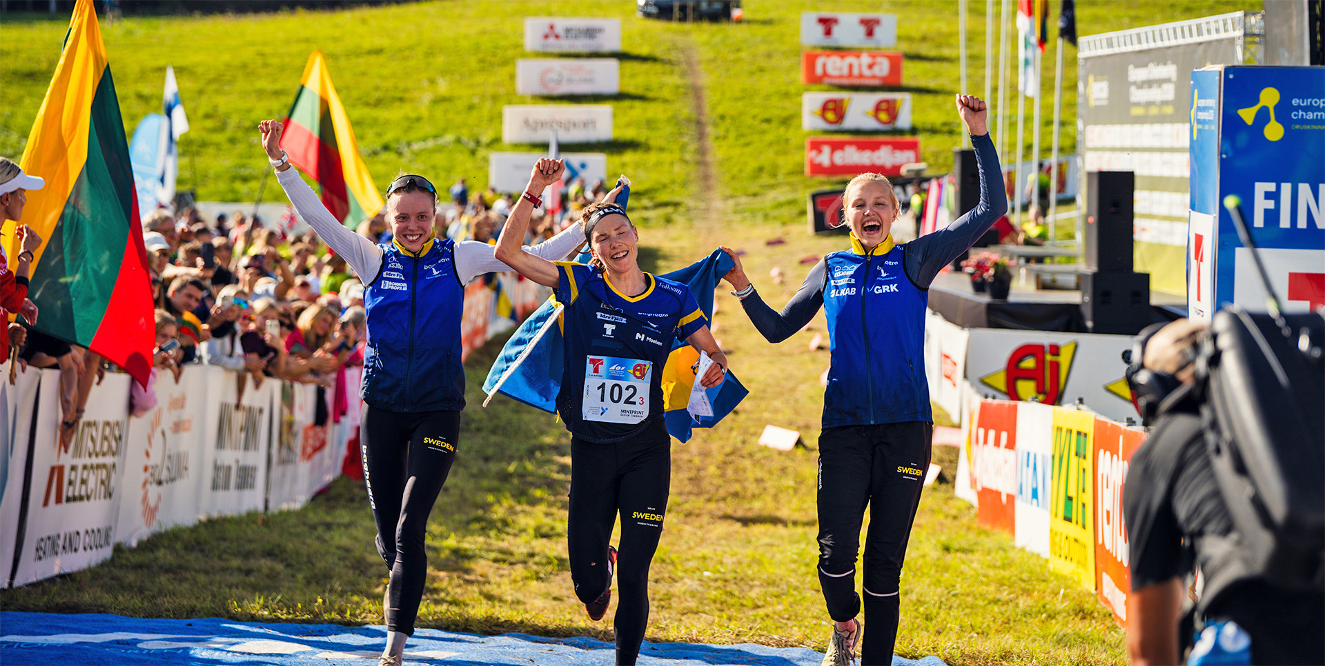 Sanna Fasth, Tove Alexandersson och Hanna Lundberg vinner EM-guld i stor stil. 