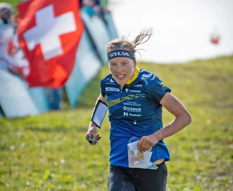 Tove Alexandersson spurtar i mål vid världscupavslutning i Schweiz 2022.