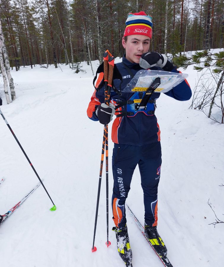 Einar Blomberg från Rehns BK pustar ut efter skidorienteringsträning i Grönklitt.