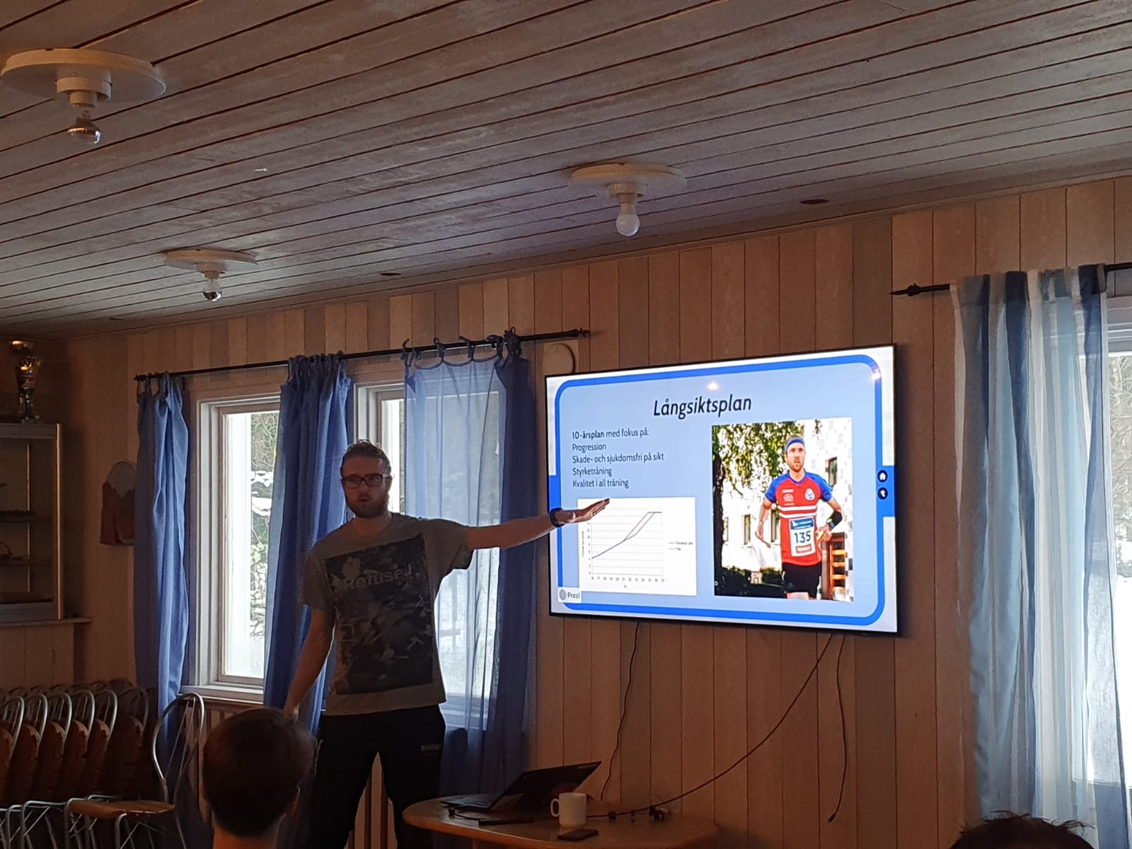 Gustav Bergman utbildar