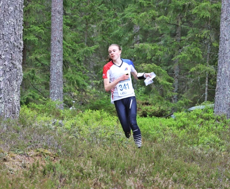 Freja Hjerne på väg mot tredje raka JSM-guldet på medeldistans.
