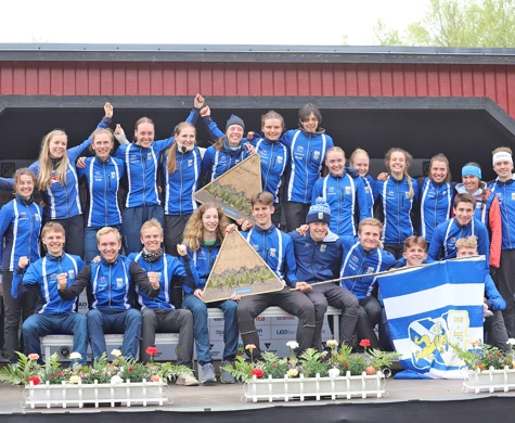 IFK Göteborg-löparna jublar efter seger i Mixklassen på Stafettligan 2025.