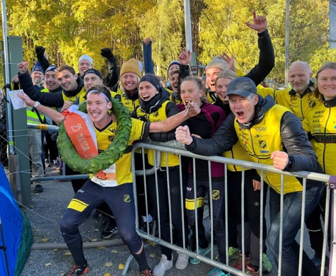 Stort jubel för Emil Svensk och lagkompisarna