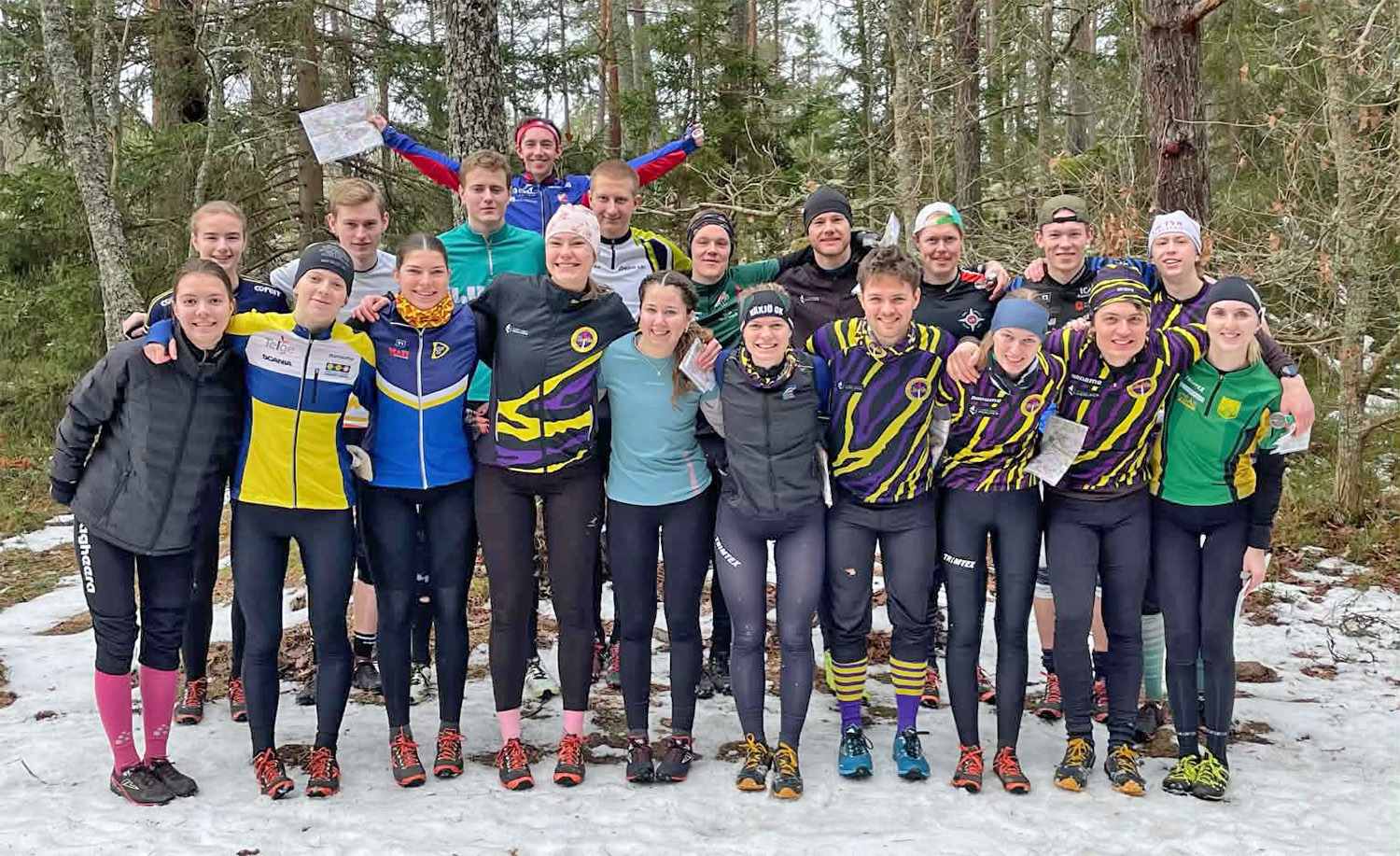 Många av LiU:s orienterare i samband med vårläger i Västervik. Bakre raden fr.v: Alice Rytterstedt, Anton Jonsson, Ian Johansson, Viggo Holmberg, Alfons Enell, Simon Svahn, Axel Eveborn, Elias Adebrandt, Alfred Jeppsson och Gustav Jörg. Främre raden fr.v: Sigrid Ljunggren, Hillevie Svärd, Irma Berg, Sara Hertegren, Ellen Thorsén, Maja Porle, Axel Severinson, Hanna Lagerberg, Oskar Svahn och Sofia Palm. 