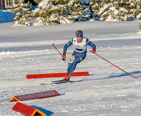 Jonatan Ståhl ligger tvåa i världscupen inför de avslutade tävlingarna vid EM i Finland. Totalledaren Jörgen Baklid, Norge, kommer inte till start på grund av brutet nyckelben.