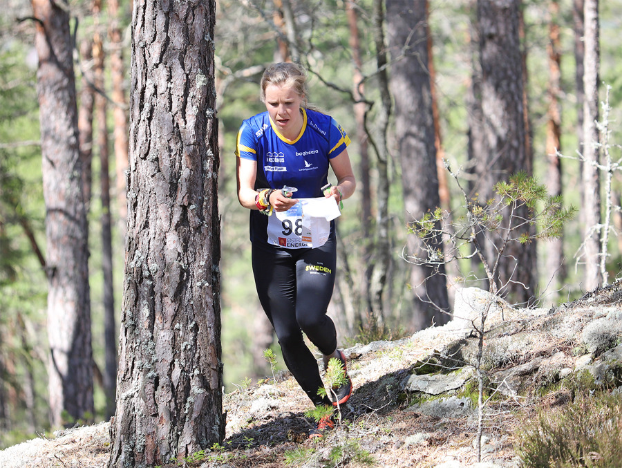 Sara Hagström på väg mot varvningskontroll.