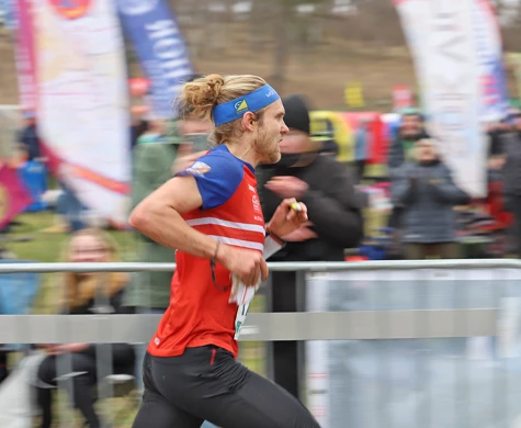 Gustav Bergman spurtar mot seger i Swedish League-premiären.