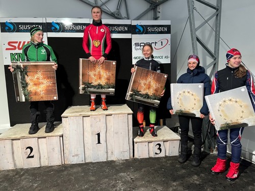 Topp fem på sprinten i Sjusjön. Fr.v Linda Lindkvist, Frida Sandberg, Daisy Kudre Schnyder, Magdalena Olsson och Elin Schagerström. Bild: Arrangören.