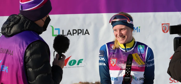 Linda Lindkvist intervjuas under VM i Finland 2022.