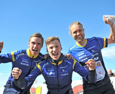 Segerjubel från Martin Regborn, Emil Svensk och Gustav Bergman. 