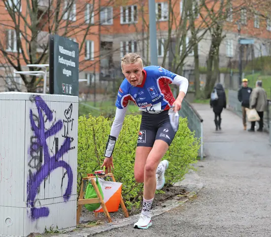 Hanna Lundberg var snabbast på landslagstest i sprint på fredagskvällen.