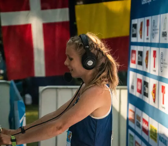 Sara intervjuad av SVT efter världscupen i sprintstafett i Tjeckien 2023