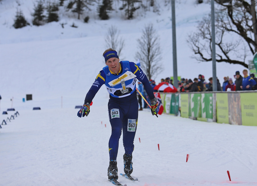 Gustav Nordström spurtar i mål som sjua. Bild: Johan Trygg.