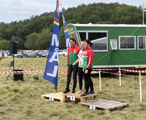 Segrande D21 lag på stafett-DM 230903. Laget bestod av Klara Persson, Ingela Alvmyren, Lovisa Lager
