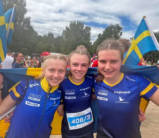 Trion som tog hem EYOC-stafetten. Från vänster: Tuva Sirviö, Freja Hjerne och Tilia Olsson.