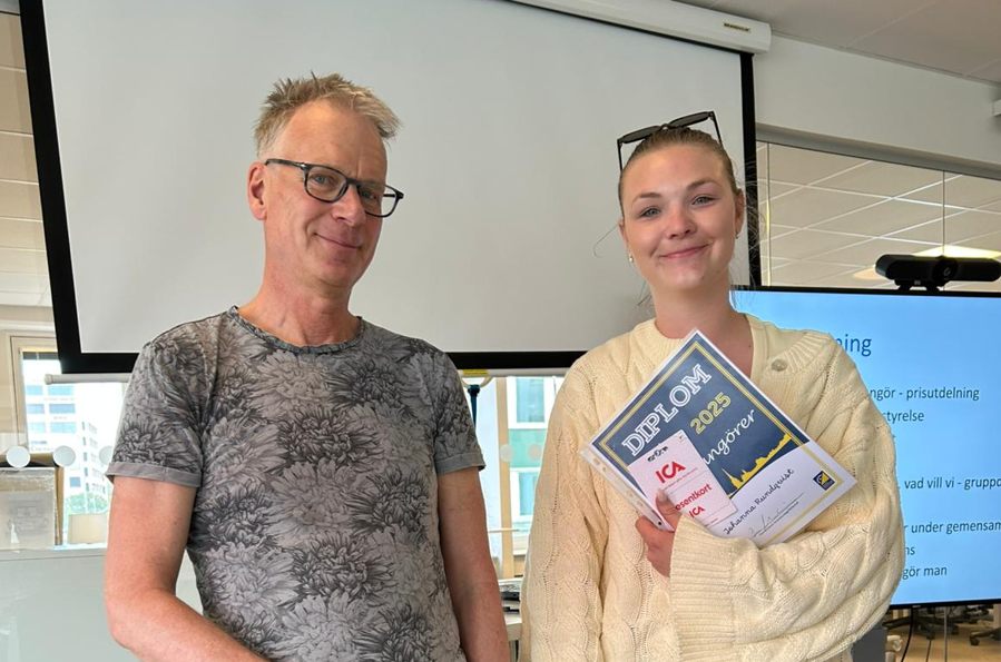 Prisutdelare Per-Anders Lindgren och Johanna Rundqvist