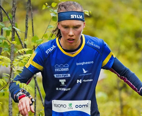 Tove Alexandersson på väg mot tredje plats på medeldistanskvalet vid VM i Finland.