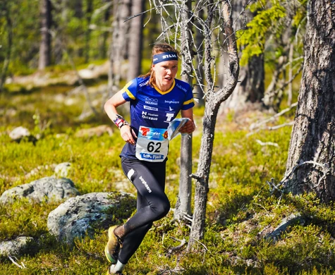 Tove Alexandersson på väg mot överlägsen seger på världscupens långdistans på Idre Fjäll.
